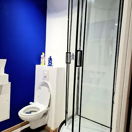 Petit Avec Terrasse Lägenhet