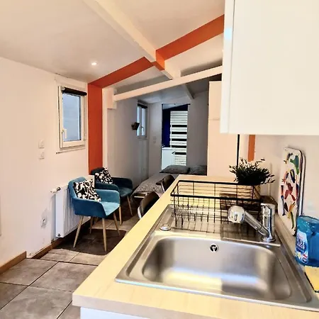 Petit Avec Terrasse *