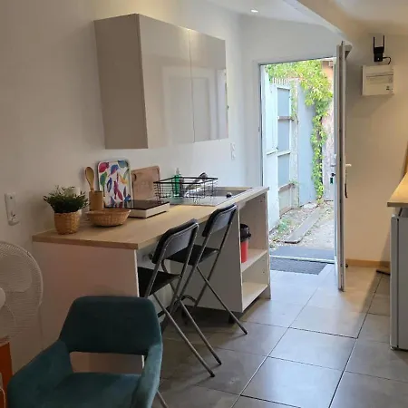 Petit Avec Terrasse * トゥールーズ