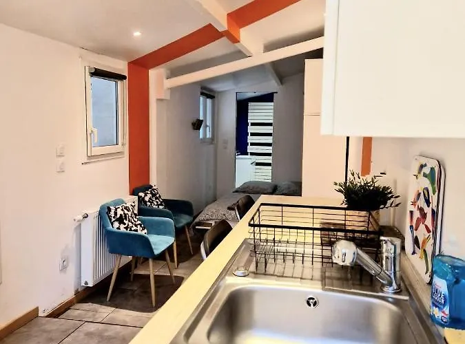 Petit Avec Terrasse *