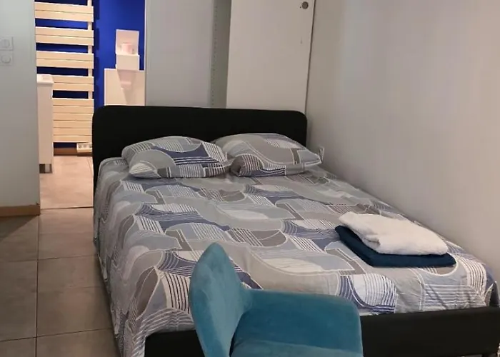 Petit Avec Terrasse *