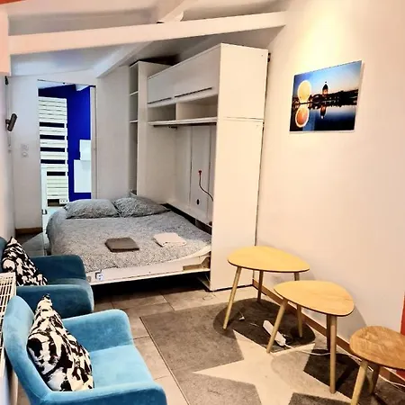 Petit Avec Terrasse Апартаменты