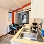 Petit Avec Terrasse *